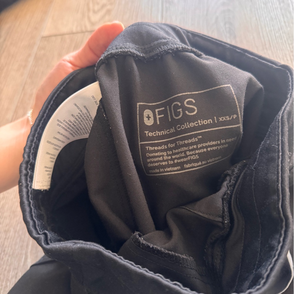 Pair of (2) two Zamora figs scrub joggers xxs p - Picture 5 of 5